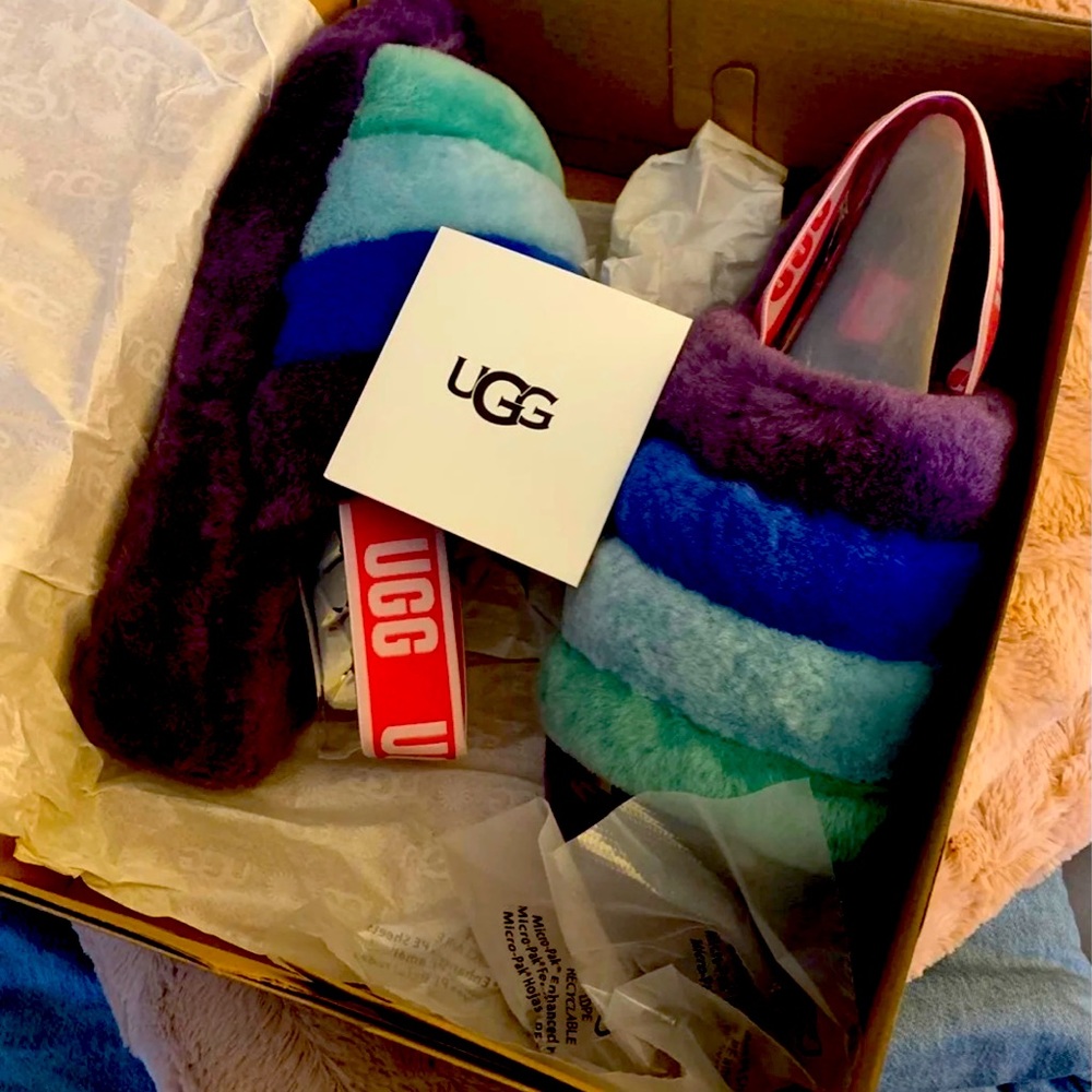 UGG FLUFF YEAH SLIDES !